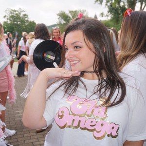 Meet your Posher, Sharon